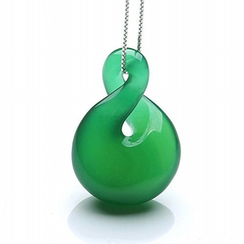 Savoir porter un pendentif en jade pour compléter une tenue Savoir porter un pendentif en jade pour compléter une tenue